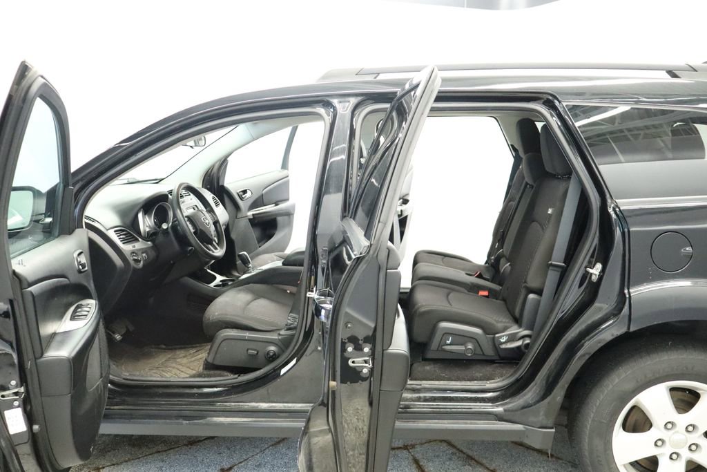 Used 2017 Dodge Journey SXT w/ Comfort/Convenience Group image 17