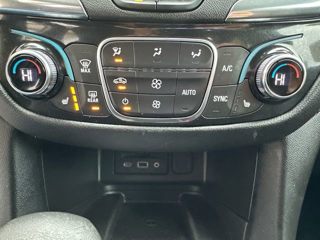 Used 2022 Chevrolet Equinox Premier w/ Redline Edition image 30