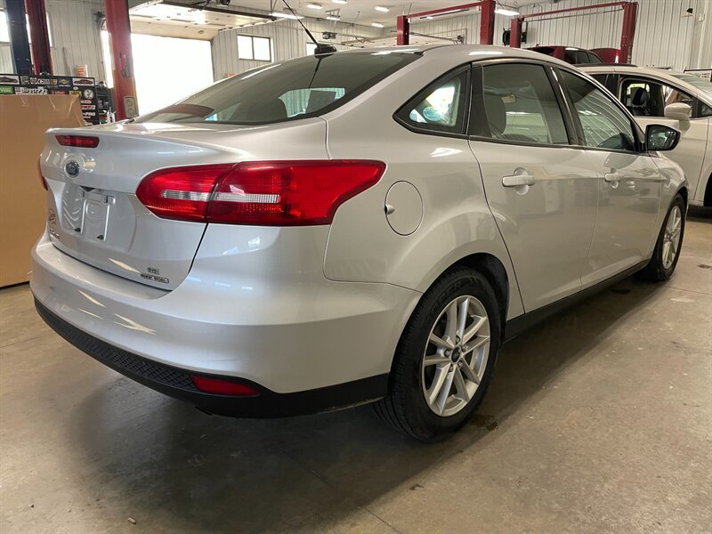 Used 2016 Ford Focus SE w/ SE Cold Weather Package FWD image 6