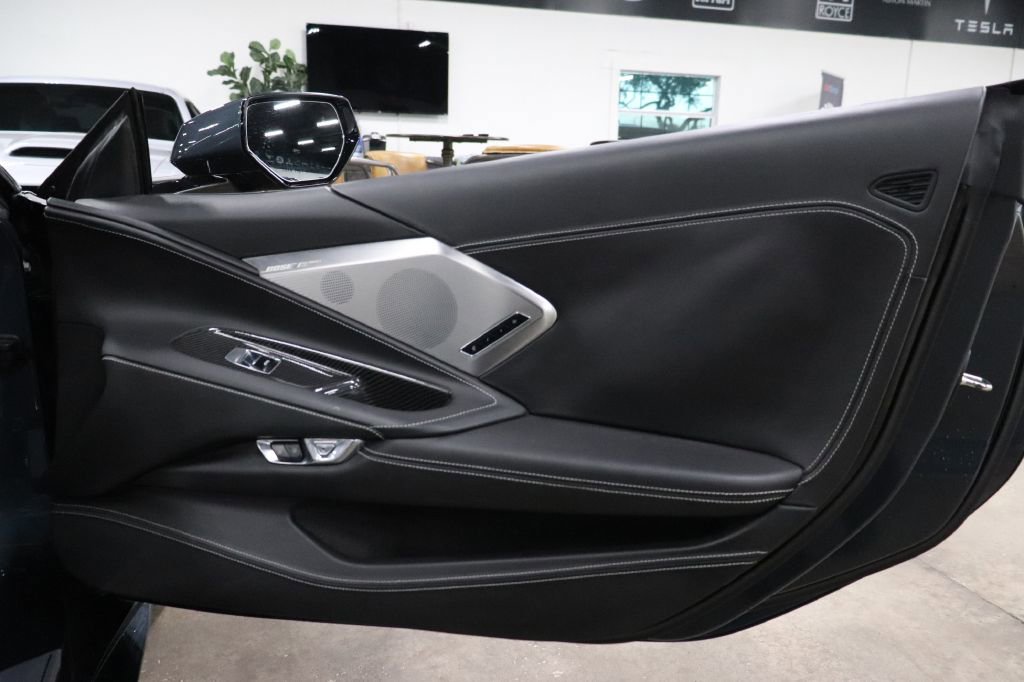 Used 2021 Chevrolet Corvette Stingray Premium Conv w/ Z51 Performance Package image 20