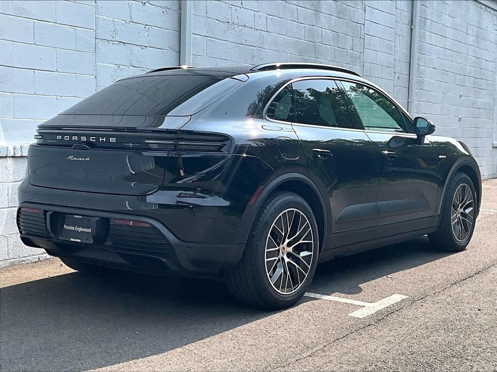Certified 2025 Porsche Macan 4 Electric AWD/4WD image 17