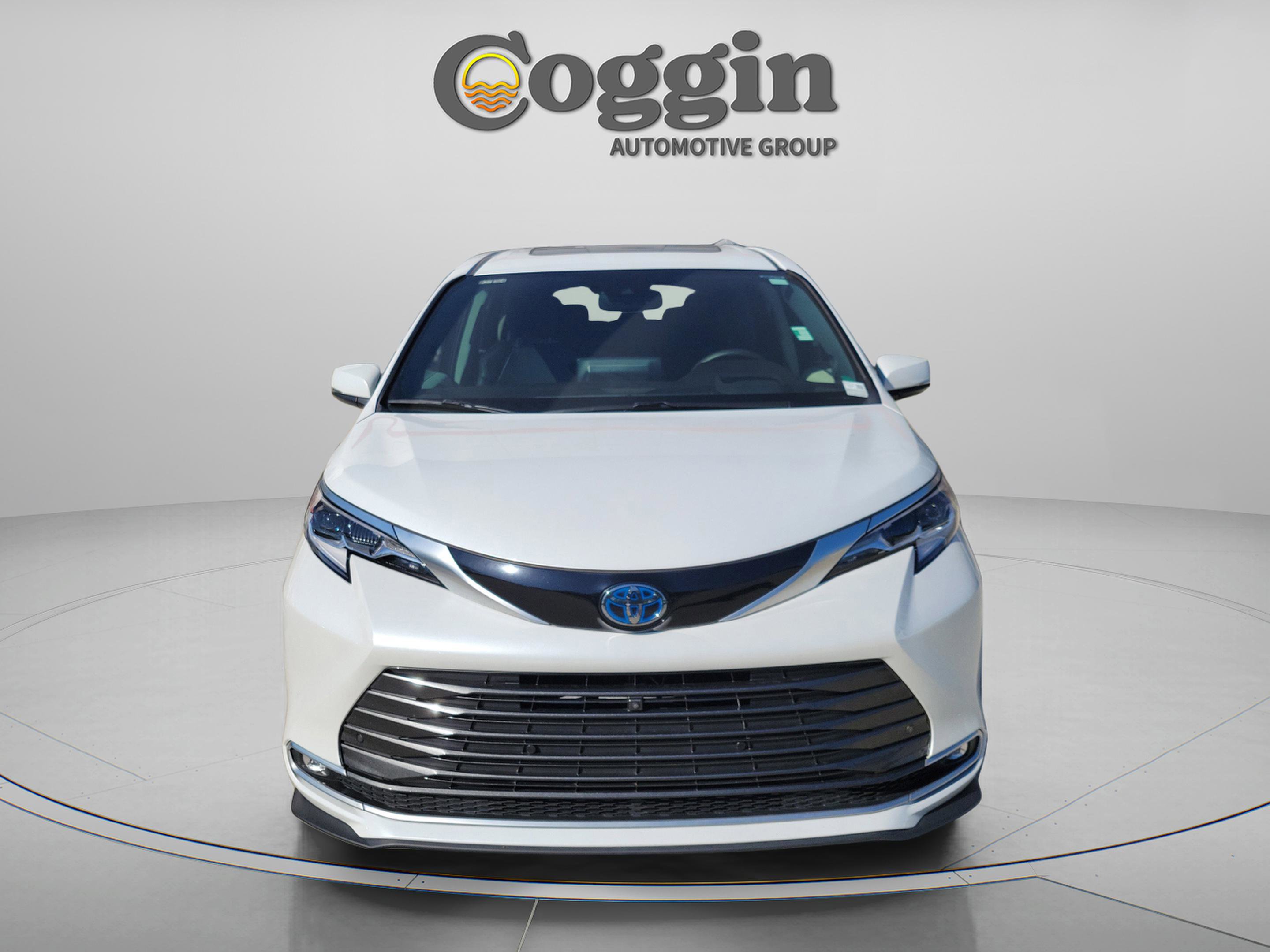 Certified 2023 Toyota Sienna Platinum FWD image 5