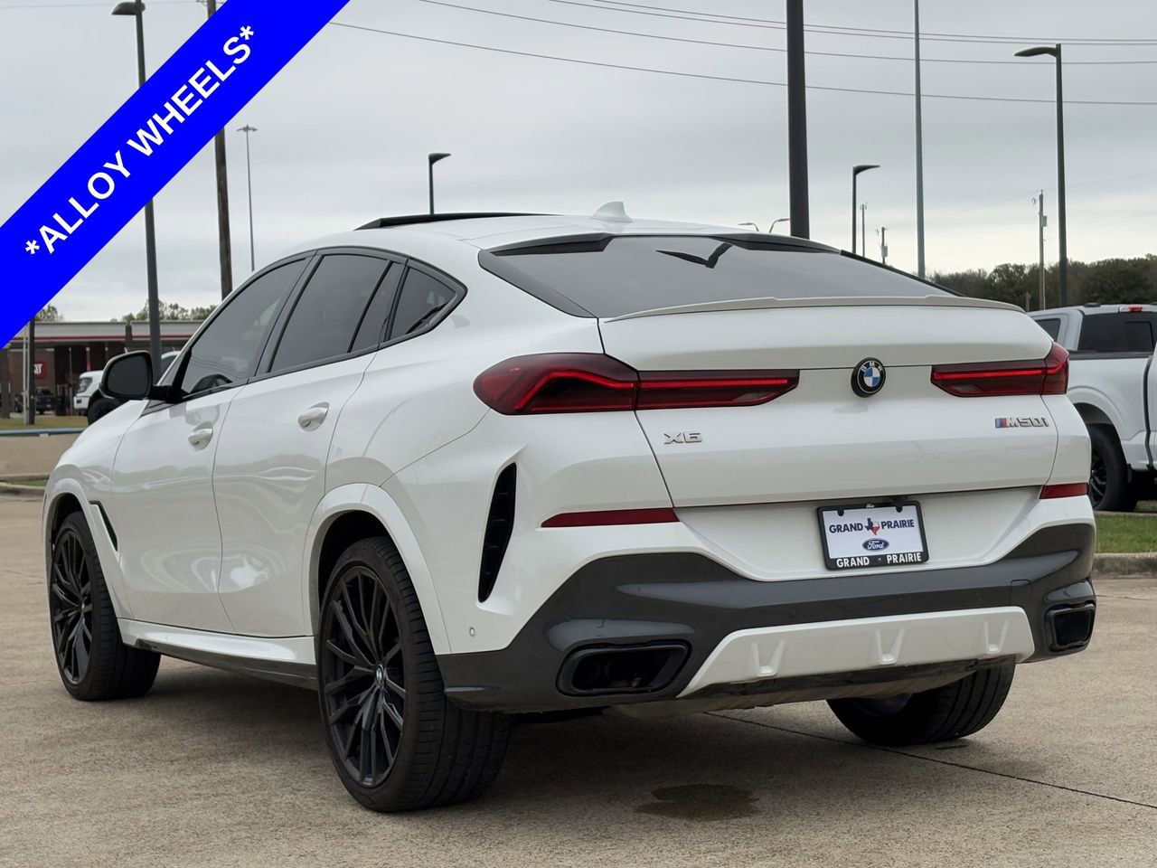 Used 2022 BMW X6 M50i w/ Executive Package image 6