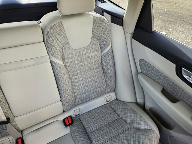 Certified 2022 Volvo XC60 B5 Momentum AWD/4WD image 16