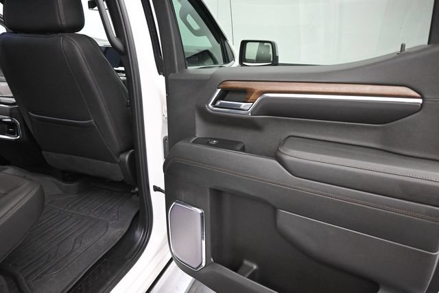 Used 2024 Chevrolet Silverado 1500 High Country w/ Z71 Off-Road Package AWD/4WD image 23