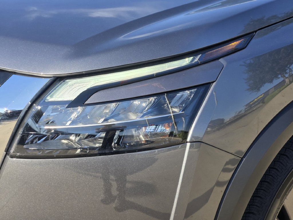 Used 2023 Nissan Pathfinder S FWD image 6