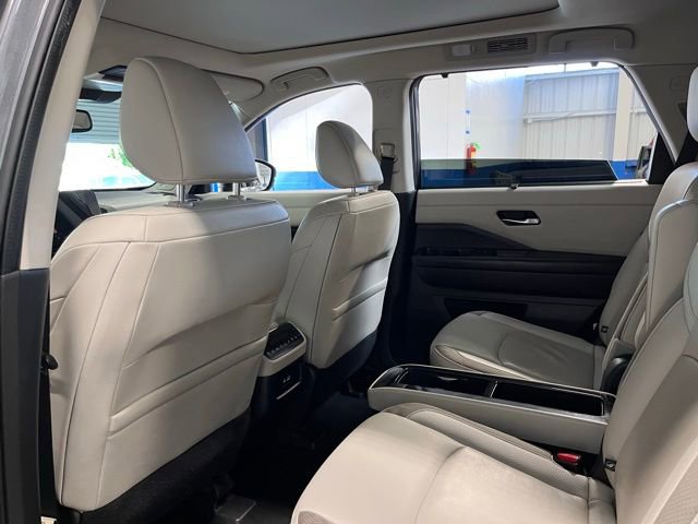 Used 2022 Nissan Pathfinder SL w/ SL Premium Package image 17