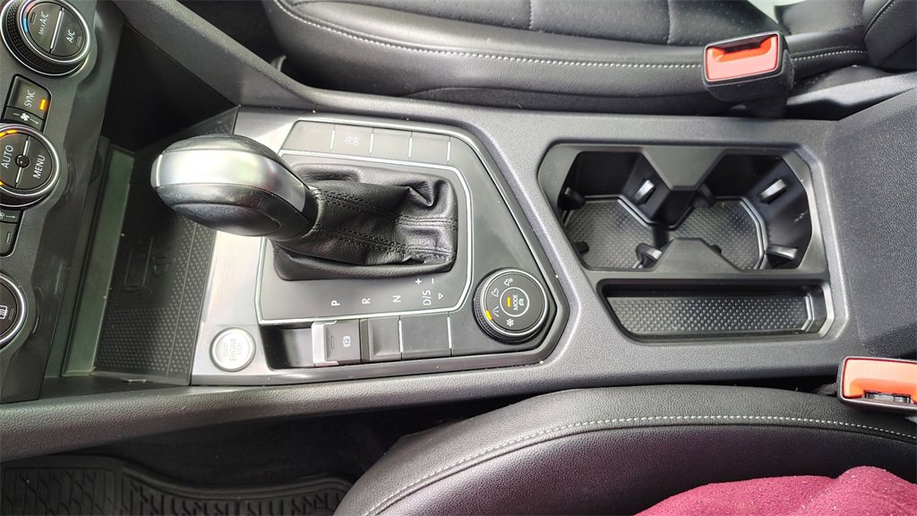 Used 2020 Volkswagen Tiguan SE w/ Panoramic Sunroof Package image 23