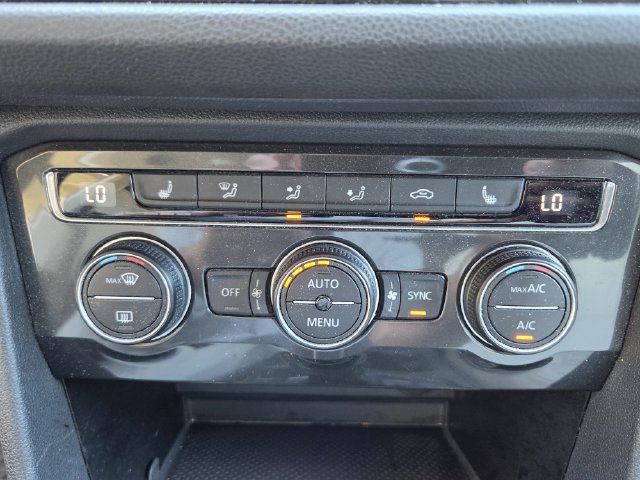 Used 2018 Volkswagen Tiguan SE FWD image 23
