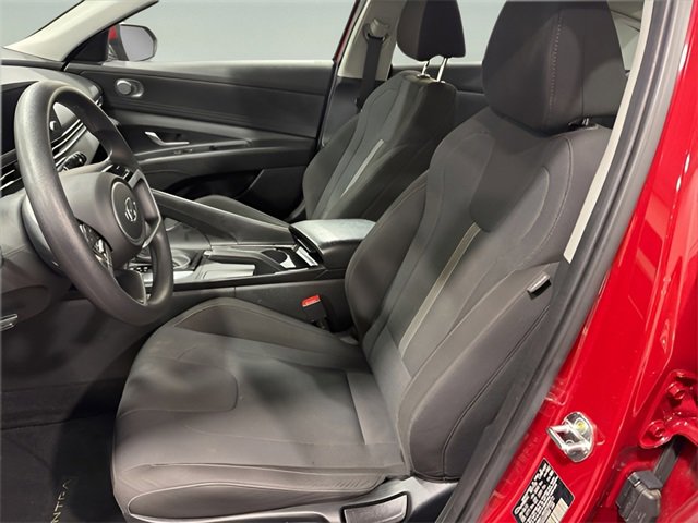 Used 2023 Hyundai Elantra SE image 11