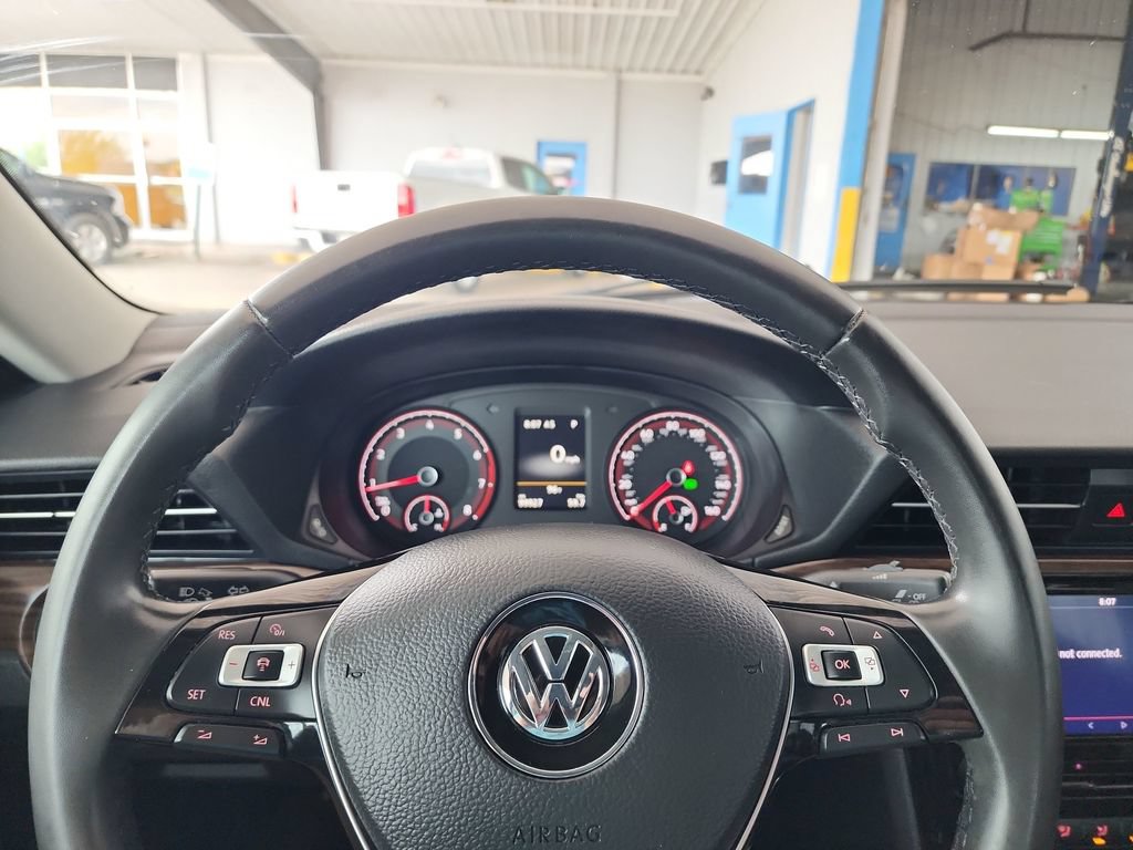 Used 2022 Volkswagen Passat 2.0T FWD image 22