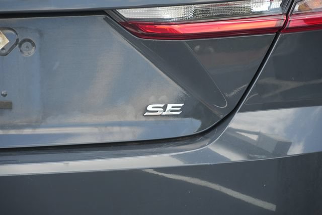 Used 2025 Toyota Camry SE FWD image 13