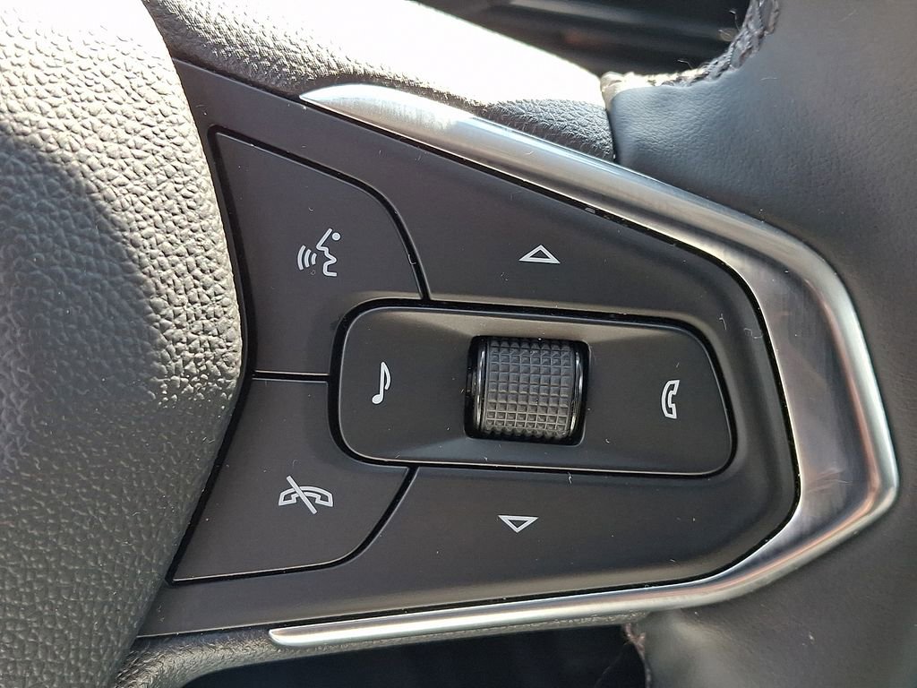 Used 2025 Chevrolet Trax LT w/ LT Convenience Package FWD image 26