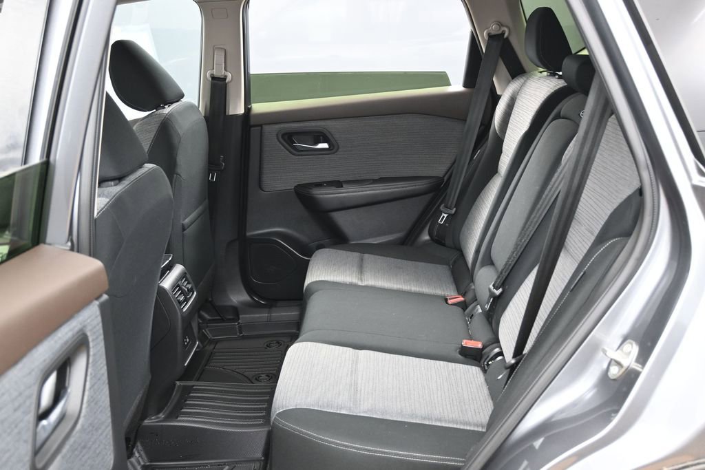 Used 2023 Nissan Rogue SV AWD/4WD image 31