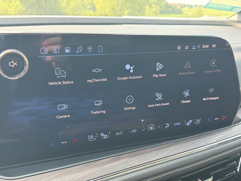 New 2026 Chevrolet Tahoe Premier w/ Sun And Tow Package AWD/4WD image 24