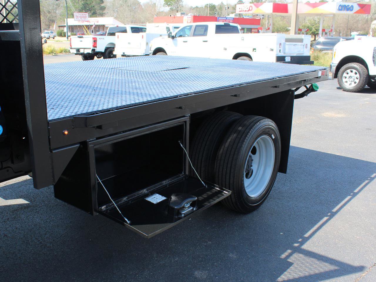 Used 2024 Ford F550 4x4 Crew Cab Super Duty image 16
