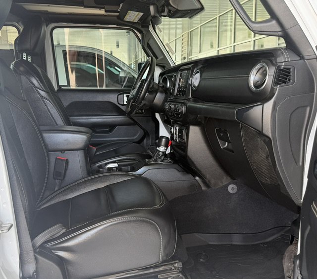 Used 2020 Jeep Wrangler Unlimited Sahara AWD/4WD image 8