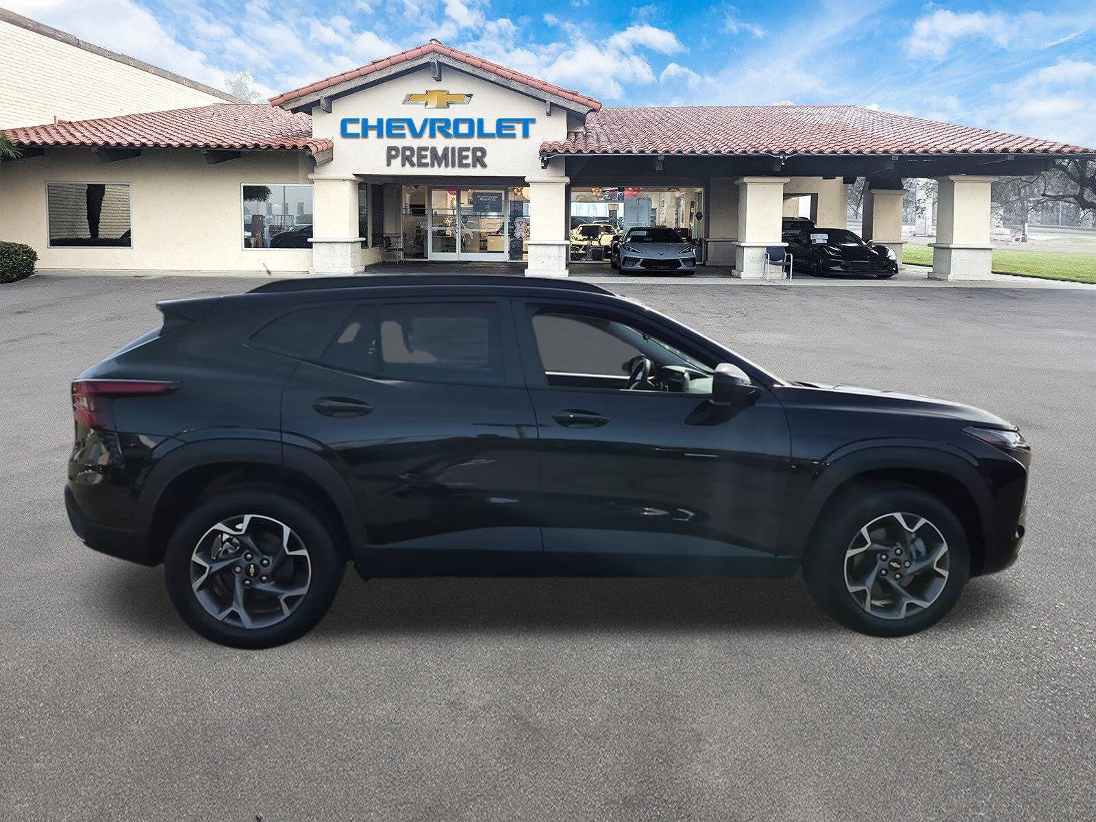New 2026 Chevrolet Trax LT w/ Driver Confidence Package FWD image 9