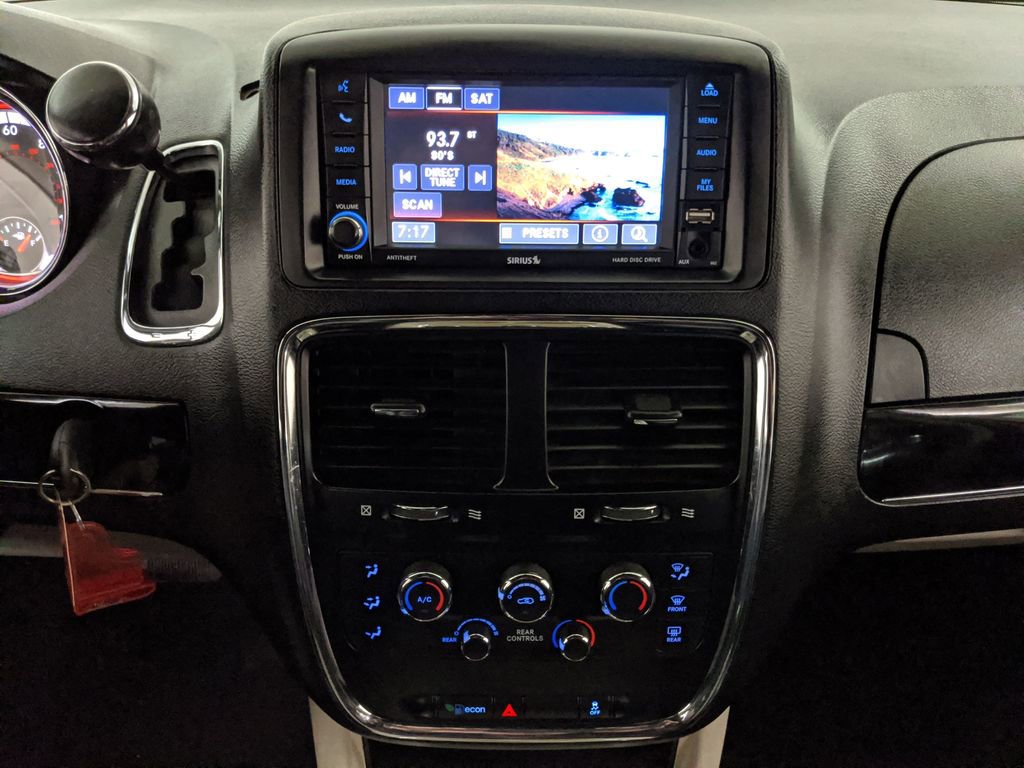 Used 2019 Dodge Grand Caravan SXT FWD image 8