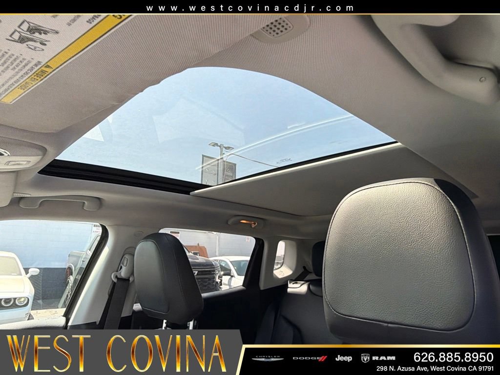 Used 2021 Jeep Compass Trailhawk w/ Sun and Sound Group AWD/4WD image 18