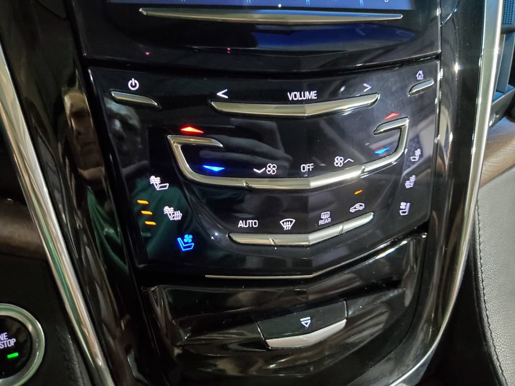 Used 2017 Cadillac Escalade ESV Premium Luxury RWD image 40