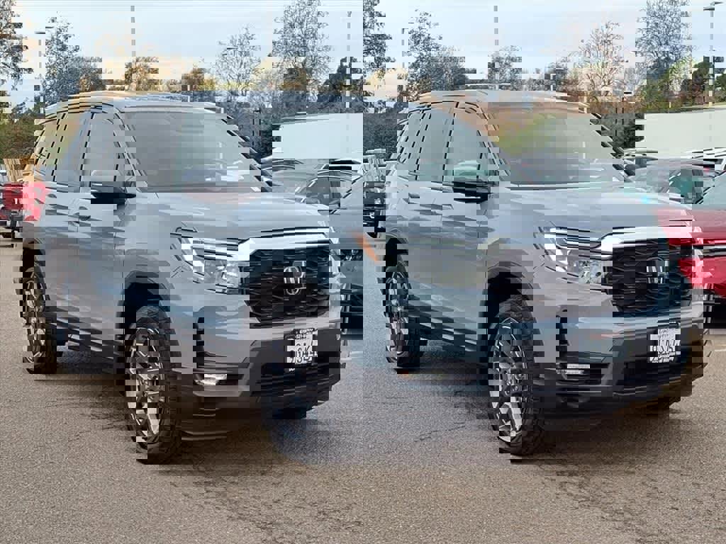 Used 2023 Honda Passport EX-L image 3