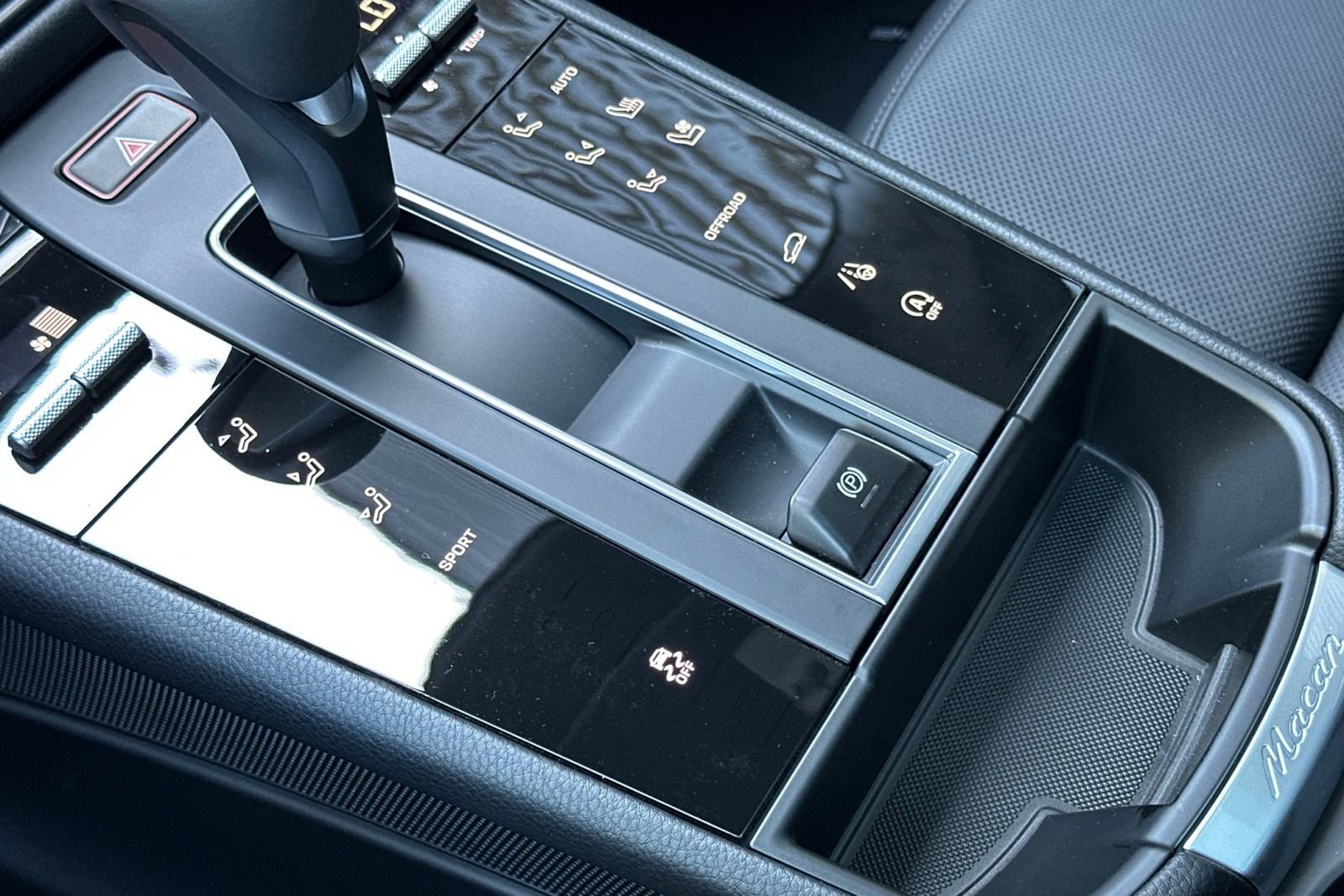 New 2026 Porsche Macan AWD/4WD image 26