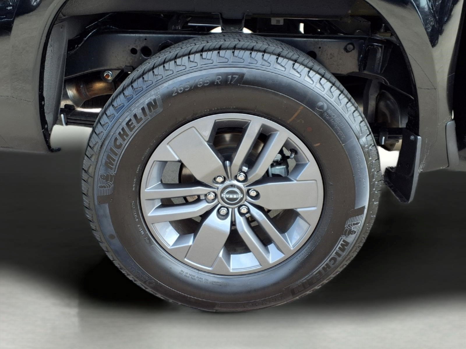 Used 2026 Nissan Frontier SV AWD/4WD image 9