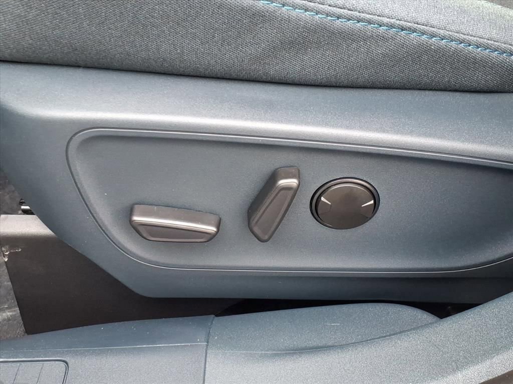 New 2026 Ford Maverick XLT w/ XLT Luxury Package image 18