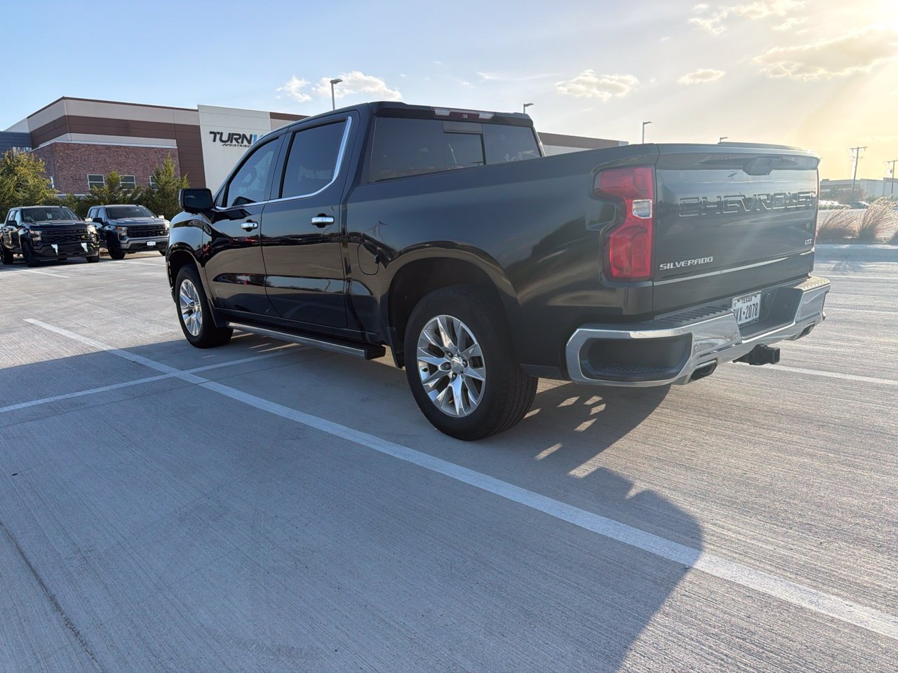 Used 2019 Chevrolet Silverado 1500 LTZ w/ LTZ Premium Package AWD/4WD image 5