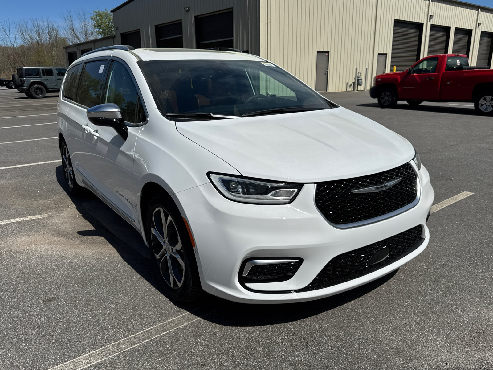 New 2026 Chrysler Pacifica Pinnacle FWD image 4