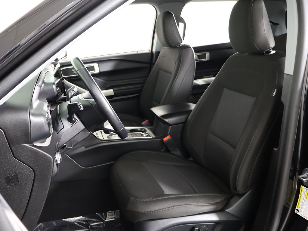 Used 2023 Ford Explorer XLT AWD/4WD image 28