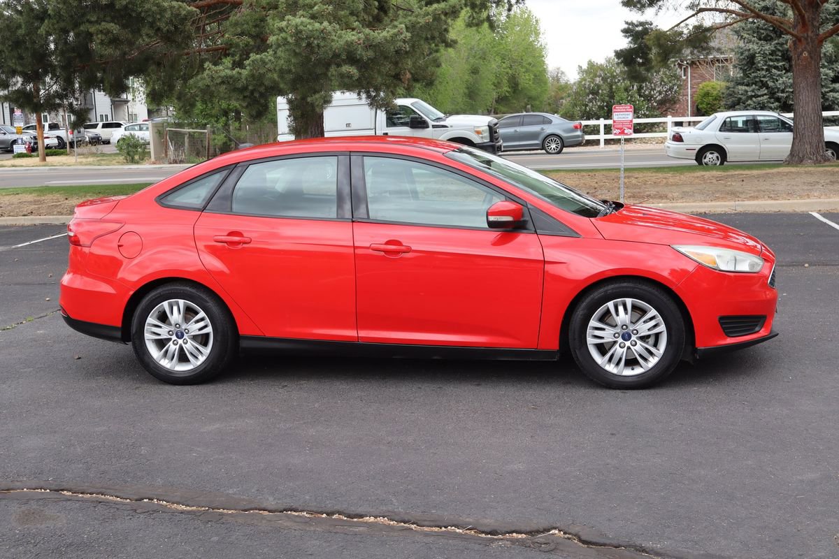 Used 2016 Ford Focus SE FWD image 3