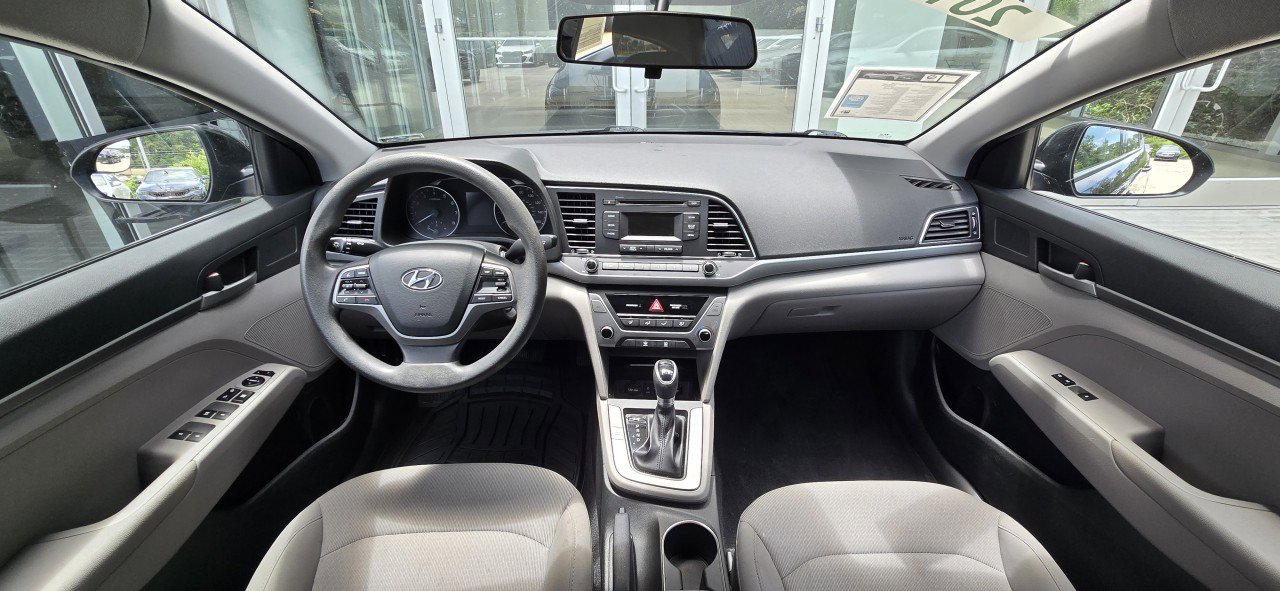 Used 2018 Hyundai Elantra SE FWD image 12