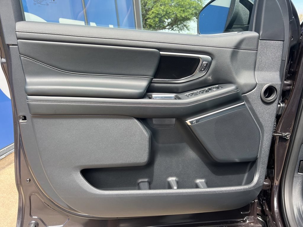 New 2026 Ford Expedition Max Platinum w/ Stealth Appearance Package AWD/4WD image 16