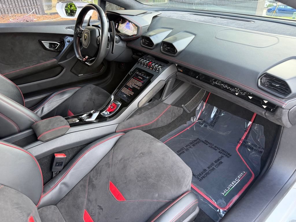 Used 2021 Lamborghini Huracan EVO RWD image 29