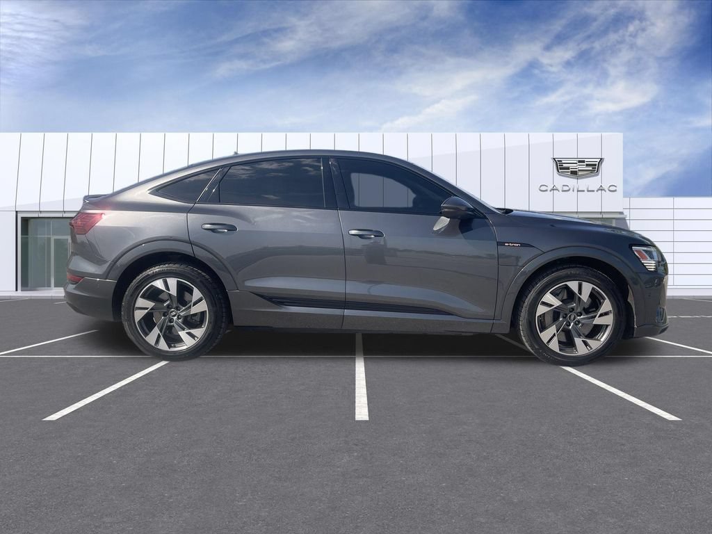 Used 2022 Audi e-tron Premium AWD/4WD image 9