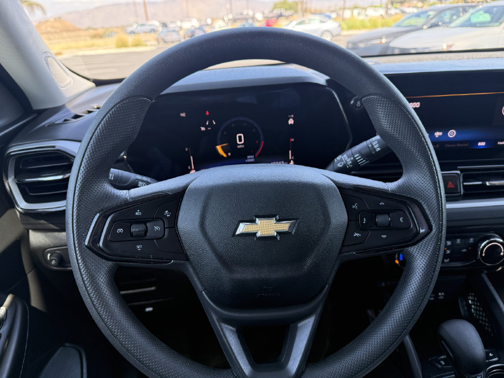 Used 2025 Chevrolet TrailBlazer LT FWD image 17