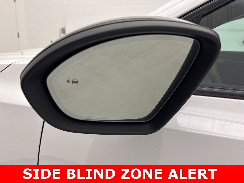 Used 2022 Buick Envision Essence w/ Technology Package I image 9