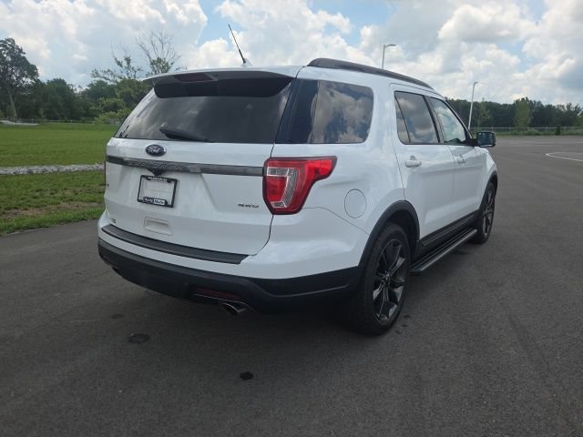 Used 2018 Ford Explorer XLT w/ Equipment Group 202A AWD/4WD image 8