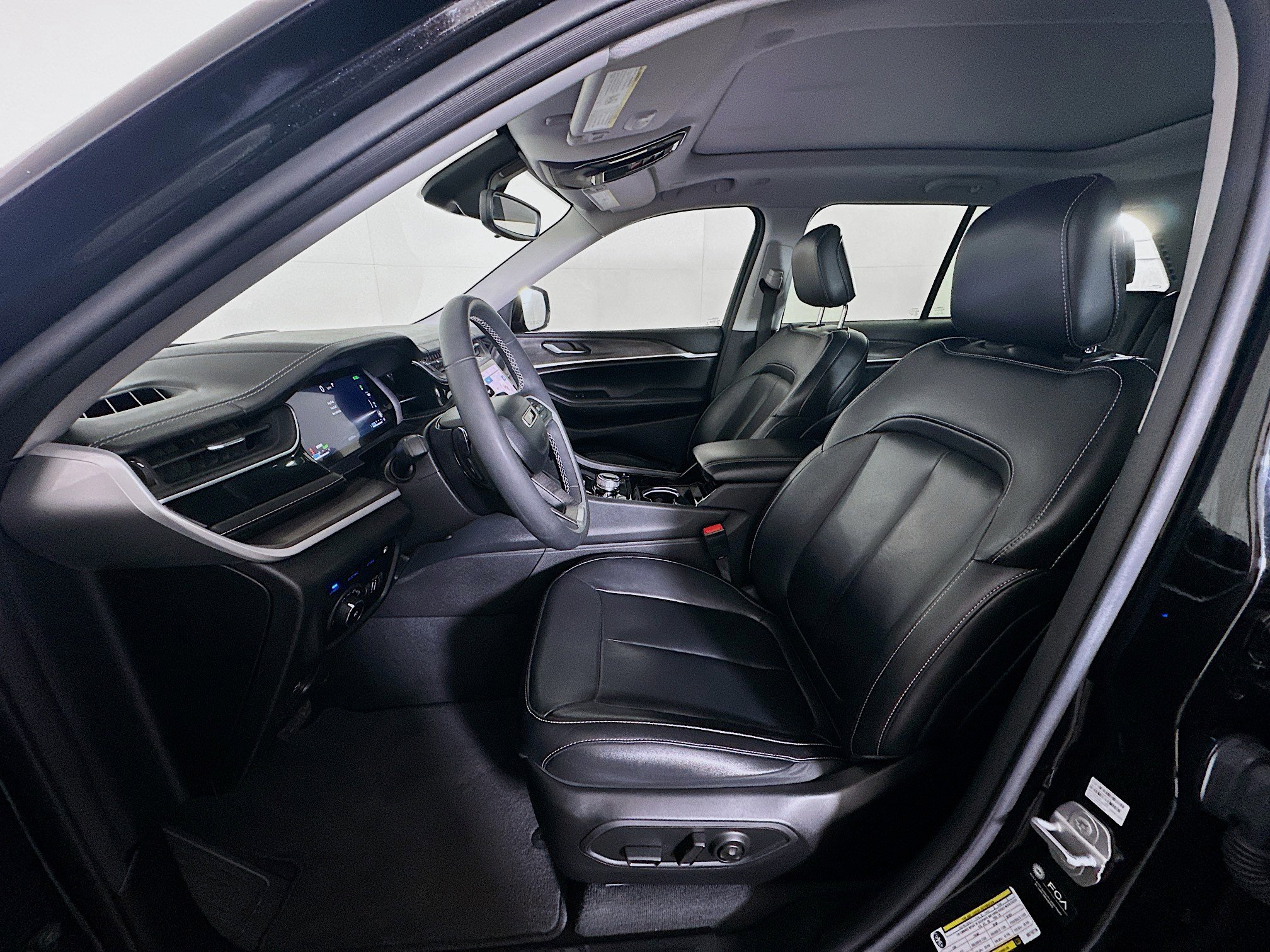 Used 2022 Jeep Grand Cherokee Limited 4xe image 13