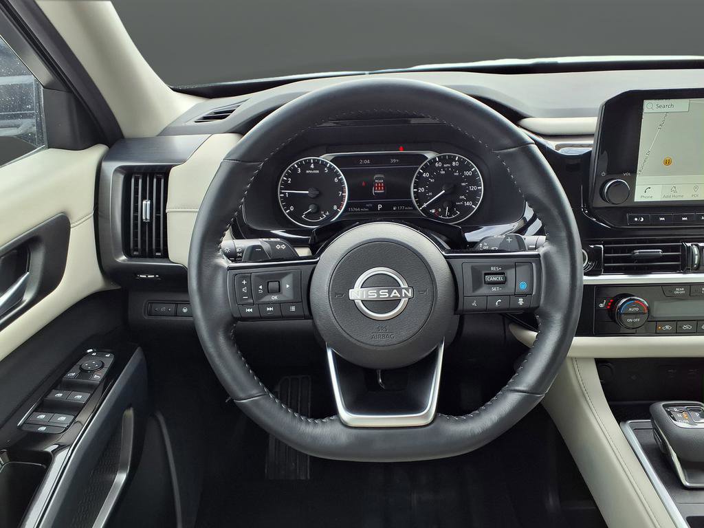 Used 2024 Nissan Pathfinder SL image 16