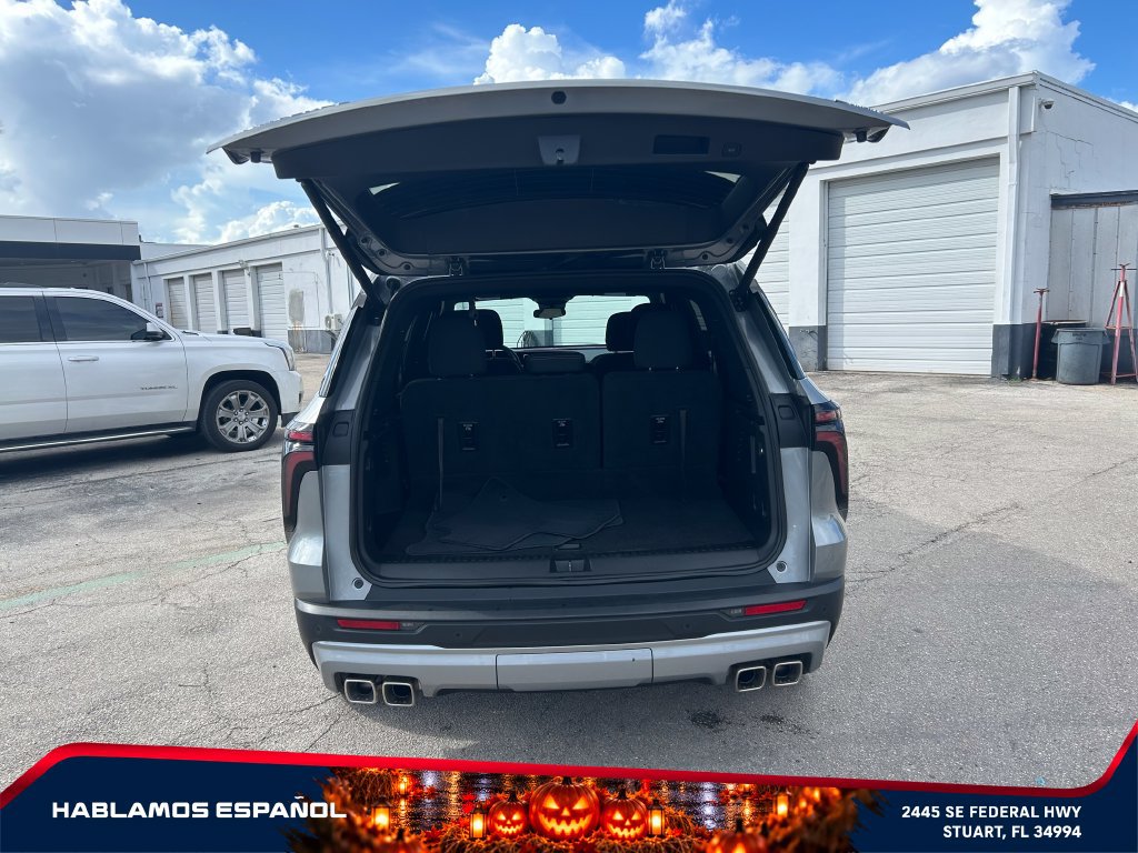 Used 2026 Chevrolet Traverse LT FWD image 10