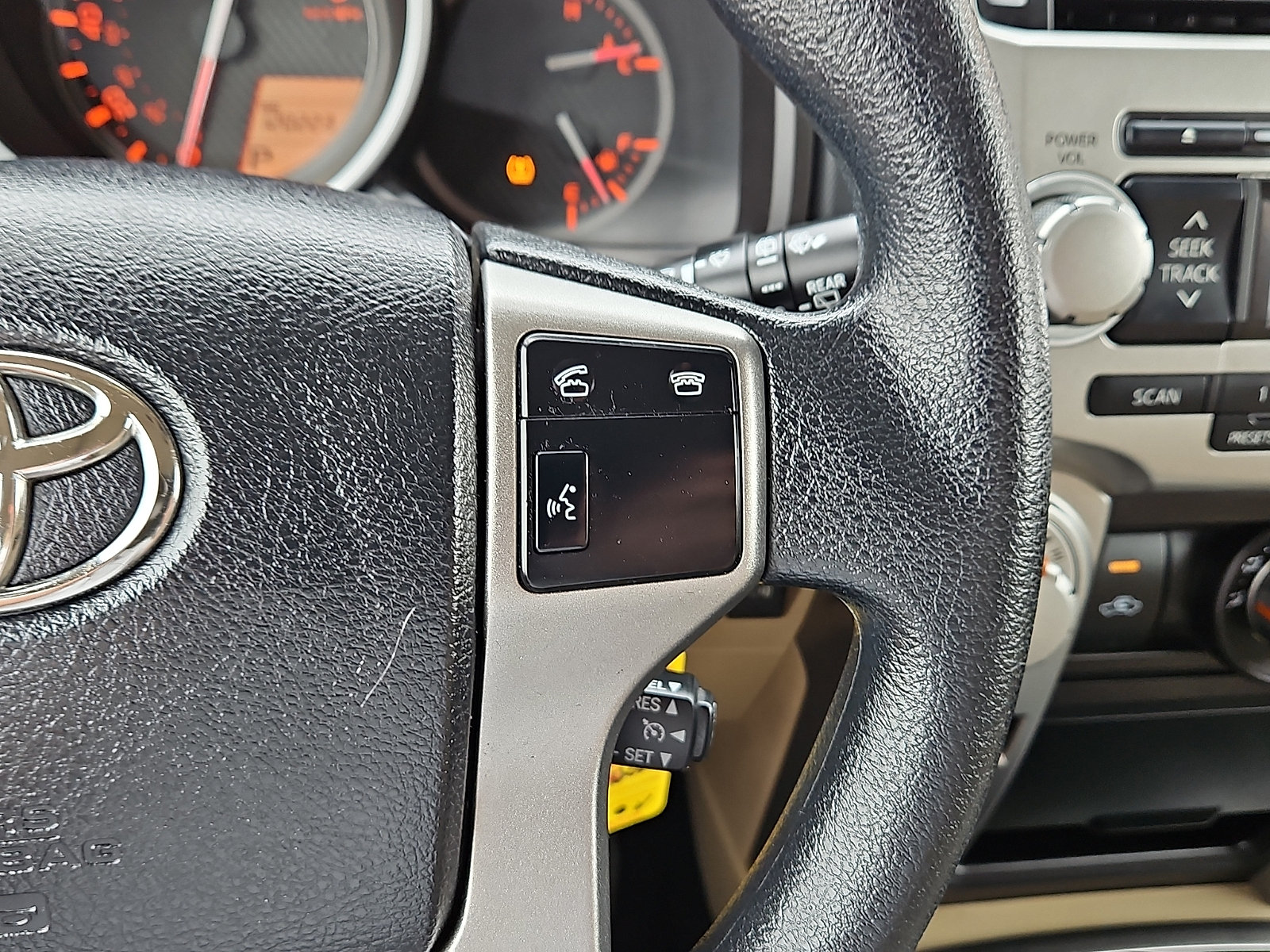 Used 2011 Toyota 4Runner SR5 w/ Convenience Pkg RWD image 16