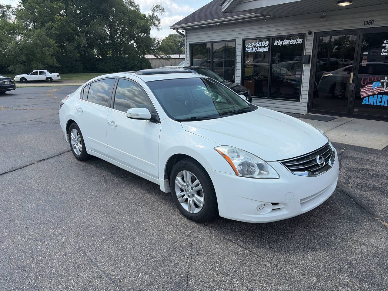 Used 2012 Nissan Altima 2.5 SL w/ 2.5SL Pkg FWD image 2
