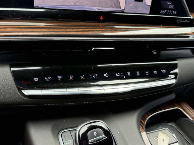 Used 2023 Cadillac Escalade Premium Luxury w/ Performance Package AWD/4WD image 33