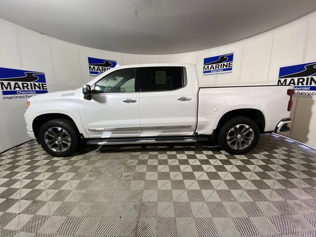 Used 2023 Chevrolet Silverado 1500 High Country w/ High Country Premium Package AWD/4WD image 10