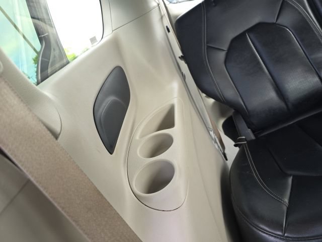 Used 2023 Chrysler Pacifica Touring-L FWD image 50