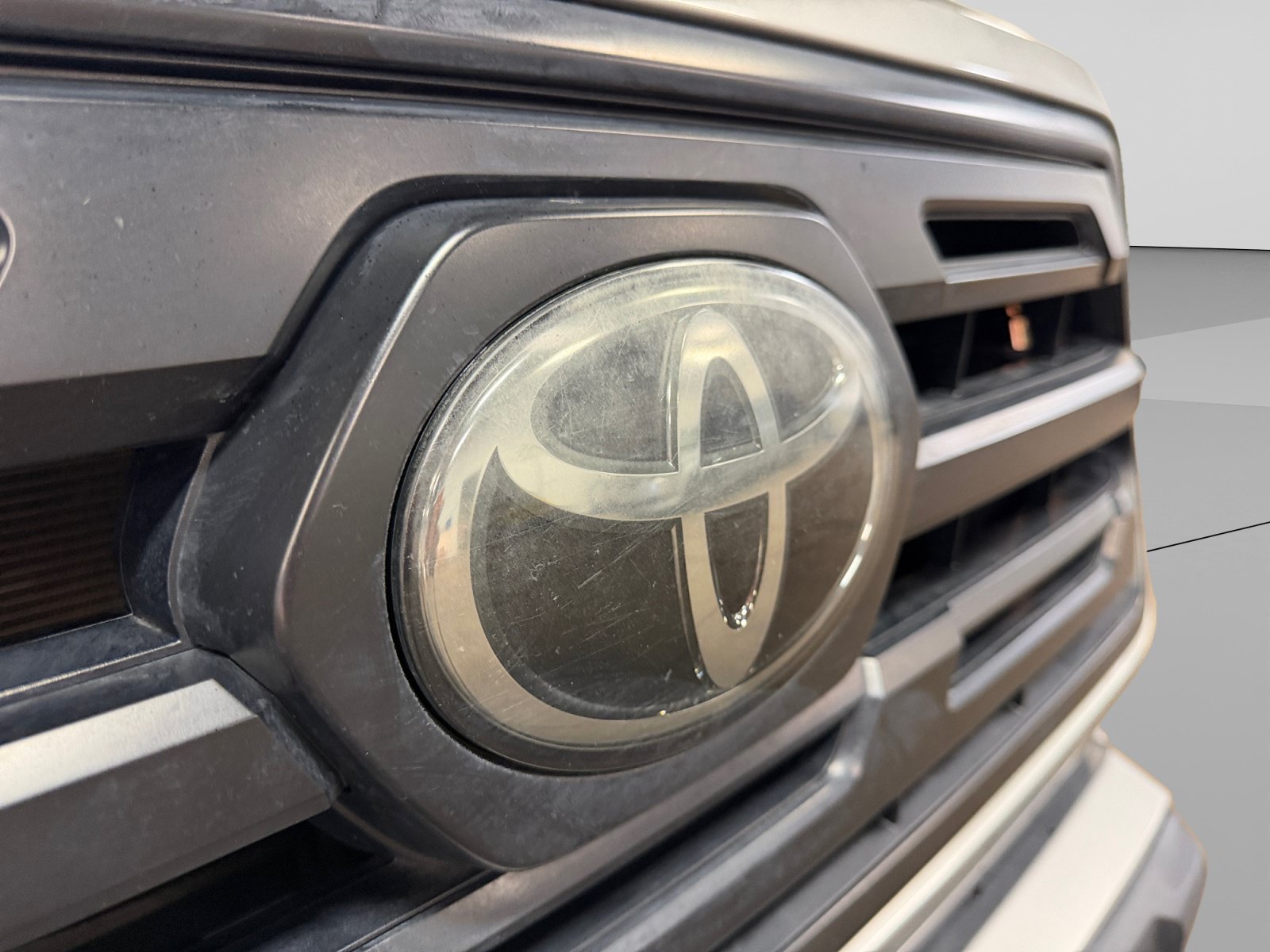 Used 2019 Toyota Tacoma SR w/ SR Convenience Package AWD/4WD image 44