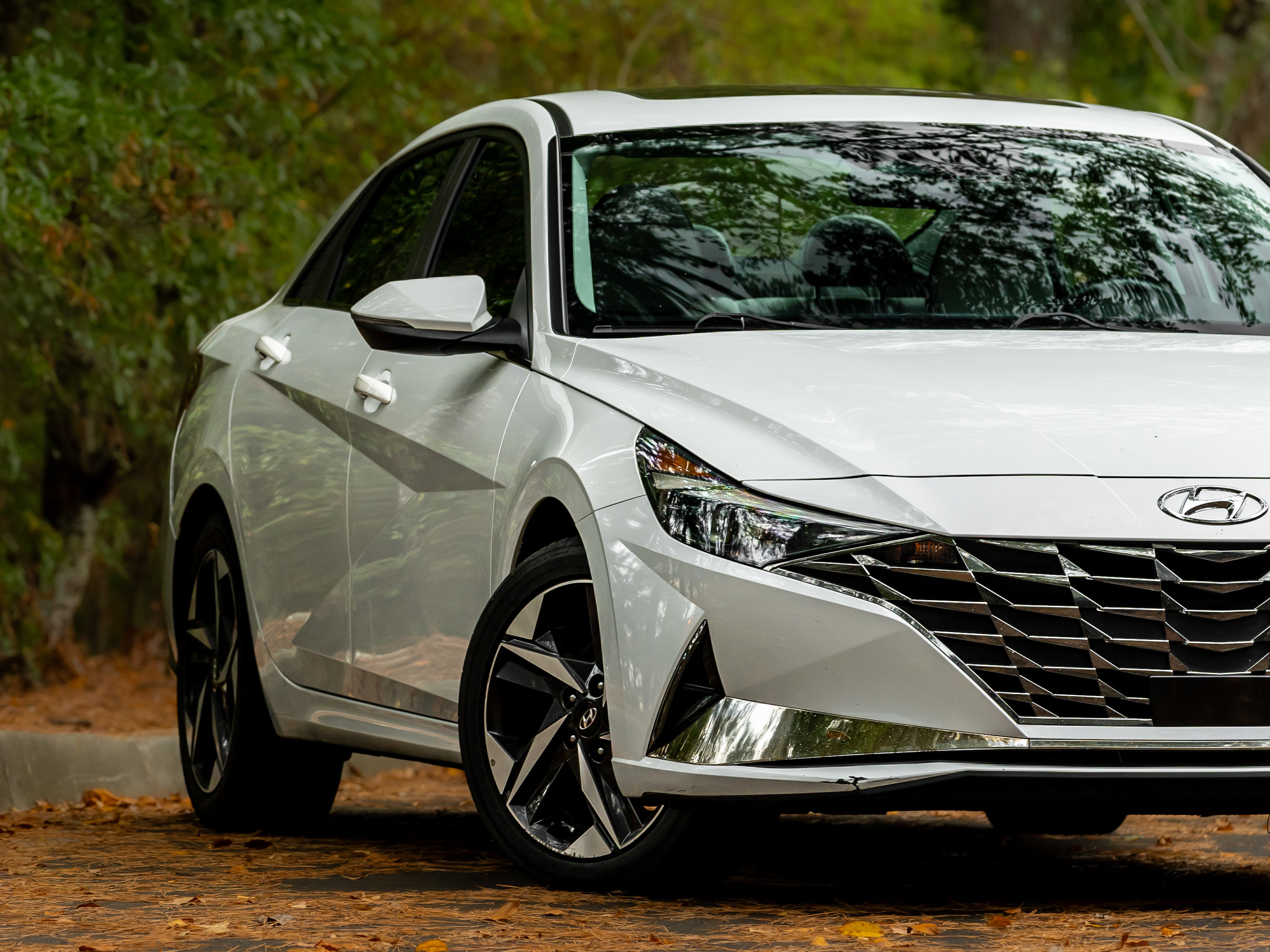 Used 2021 Hyundai Elantra Limited image 27